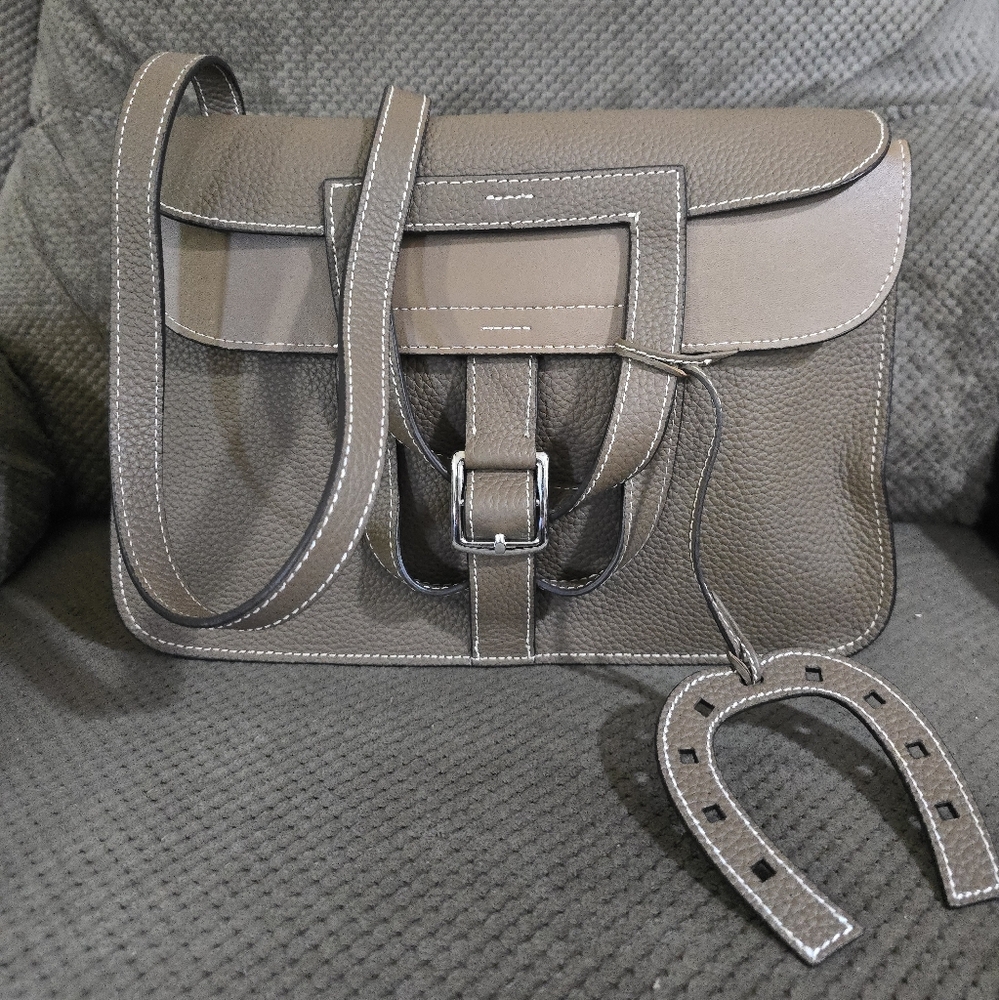 Stylish Gray Peebled Leather Crossbody Bag